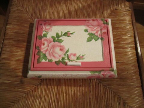 - boite � bijoux peinte � la main et bijoux divers 5 M�rignies (59)