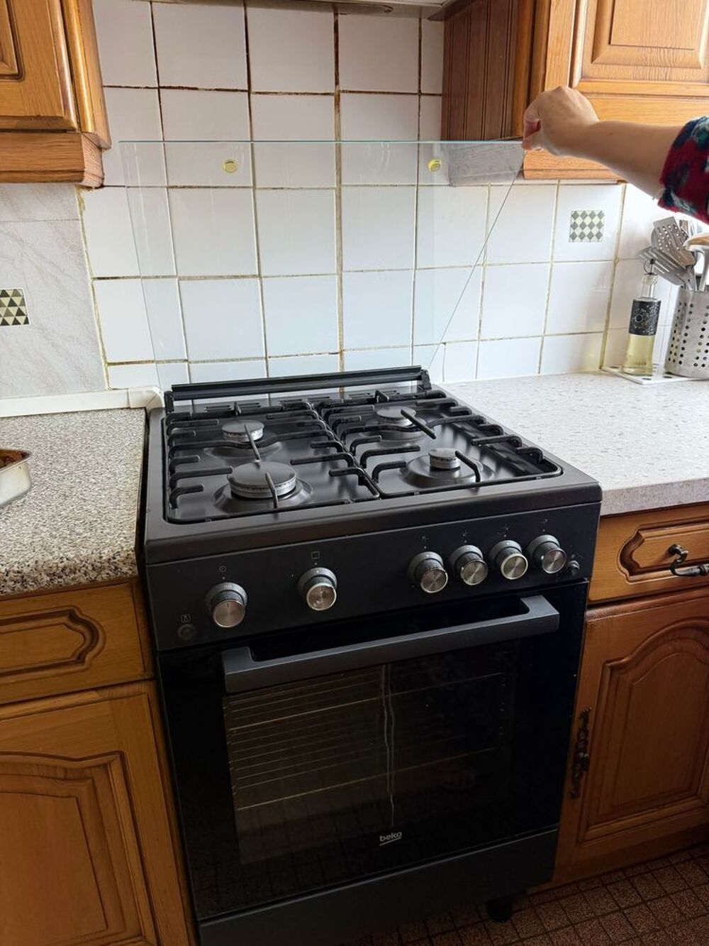 Gazini&egrave;re Beko 4 feux gaz + four Electroménager