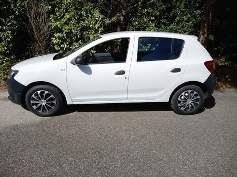 Dacia sandero ESSENCE CT OK