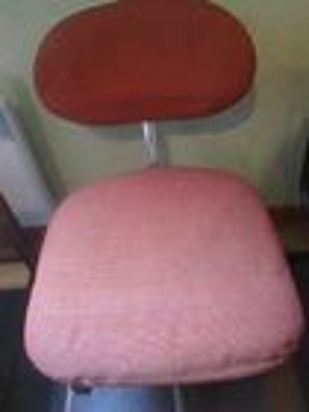 Chaise dessus cuir rouge et autre mod&egrave;les Meubles