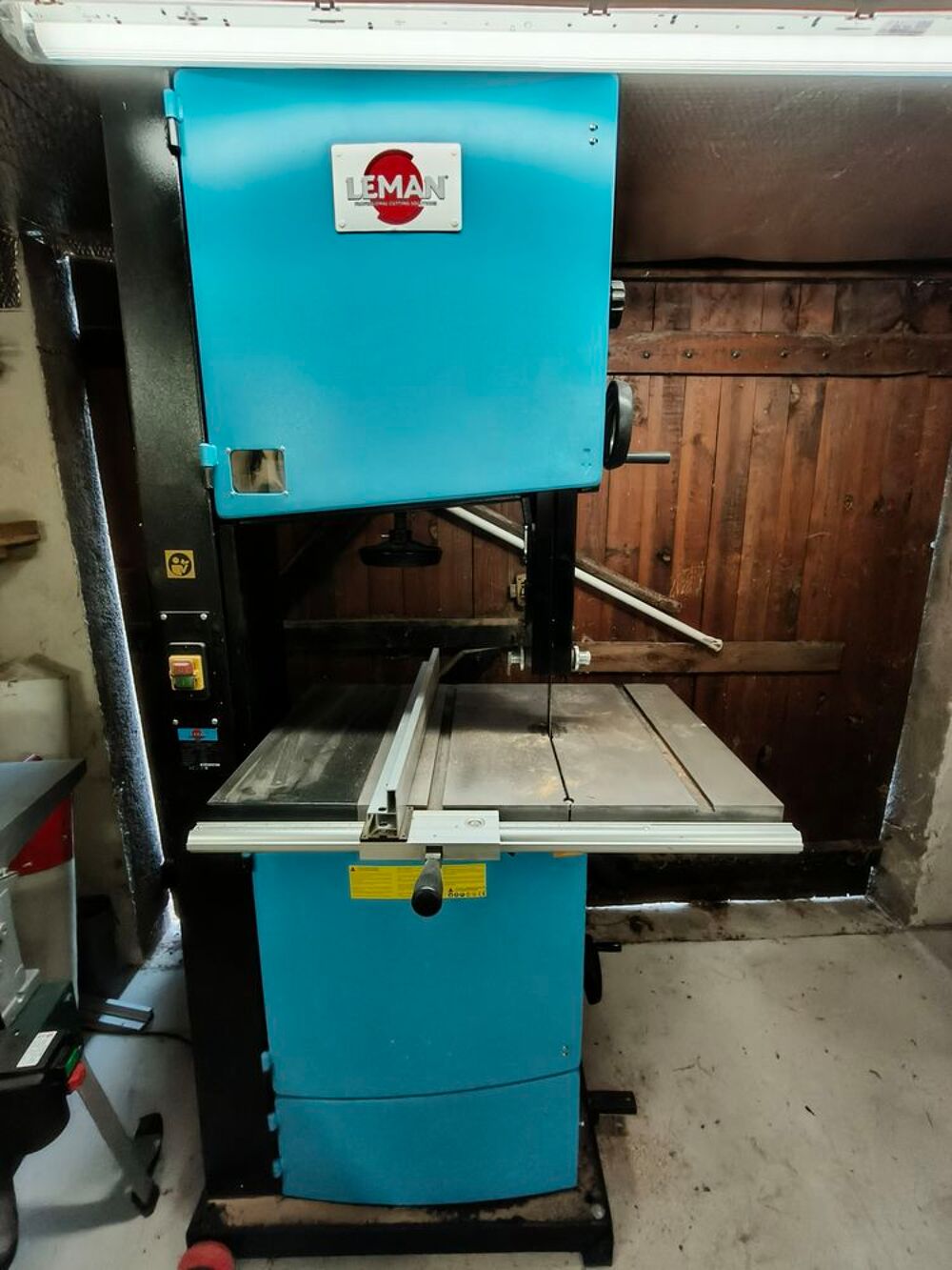 Scie &agrave; Ruban LEMAN SRU470 ,kit de d&eacute;placem et lames de scies Bricolage
