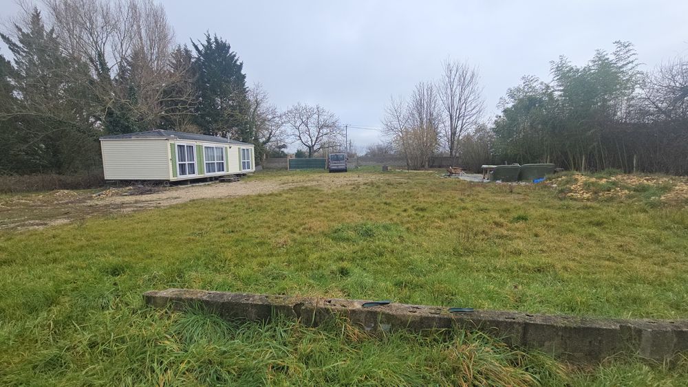 Vente Terrain Terrain viabilis� 1700 m� avec mobil-home 3 chambres � Ch�te Ch�teauroux
