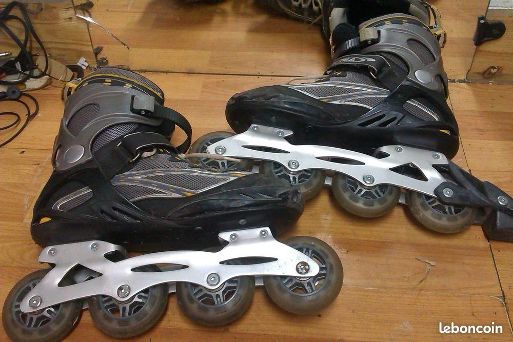 Une paire de roller ABCE 7 pointure 42 Sports