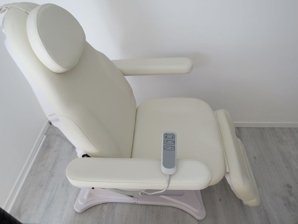 fauteuil d'esth&eacute;tique &eacute;lectrique Puériculture