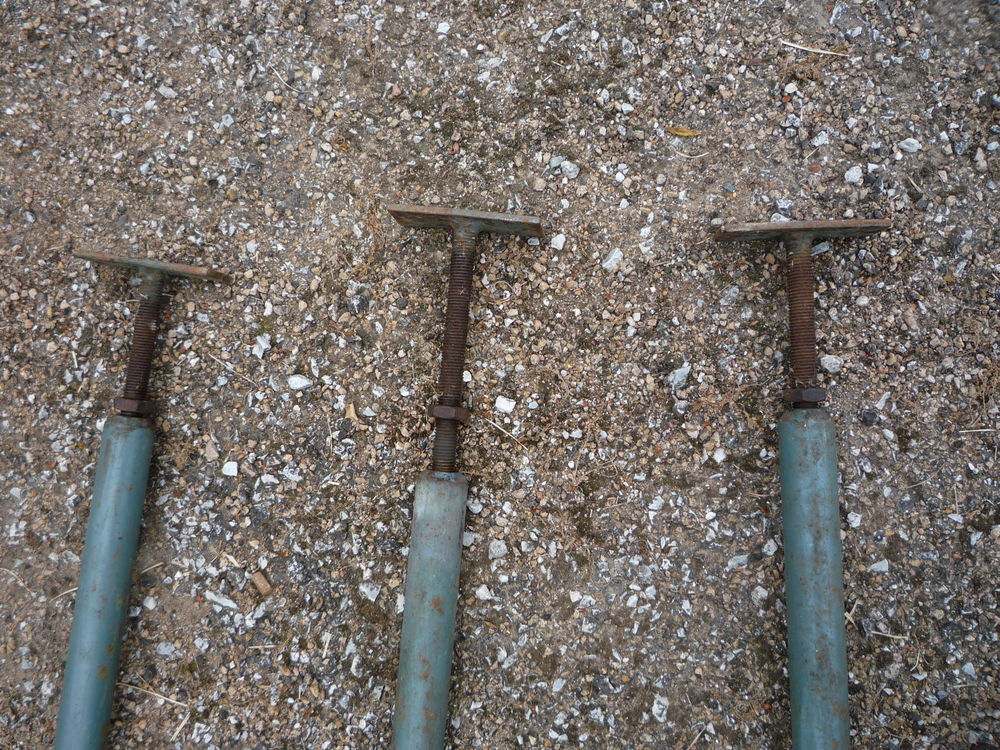 Pieds droit (G) Bricolage