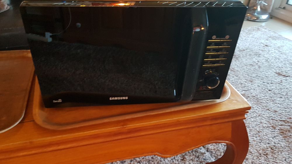 Micro ondes grill Electroménager
