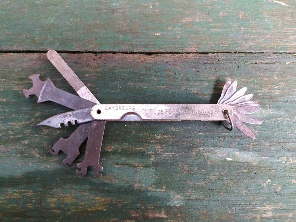 Ancien Outils de R&eacute;glage de Bougies Ch&acirc;teauroux 