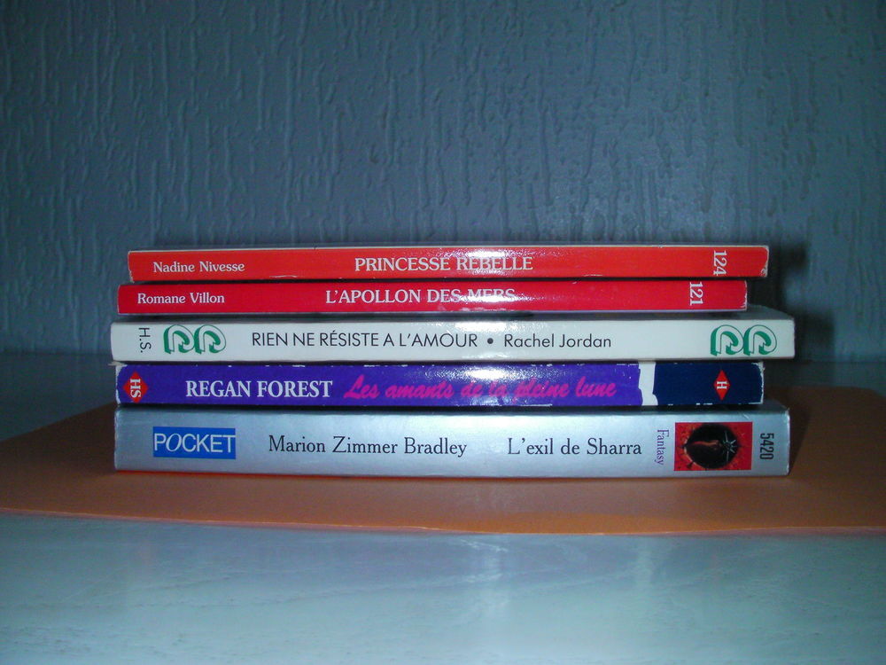 LIVRES ROMANS Livres et BD