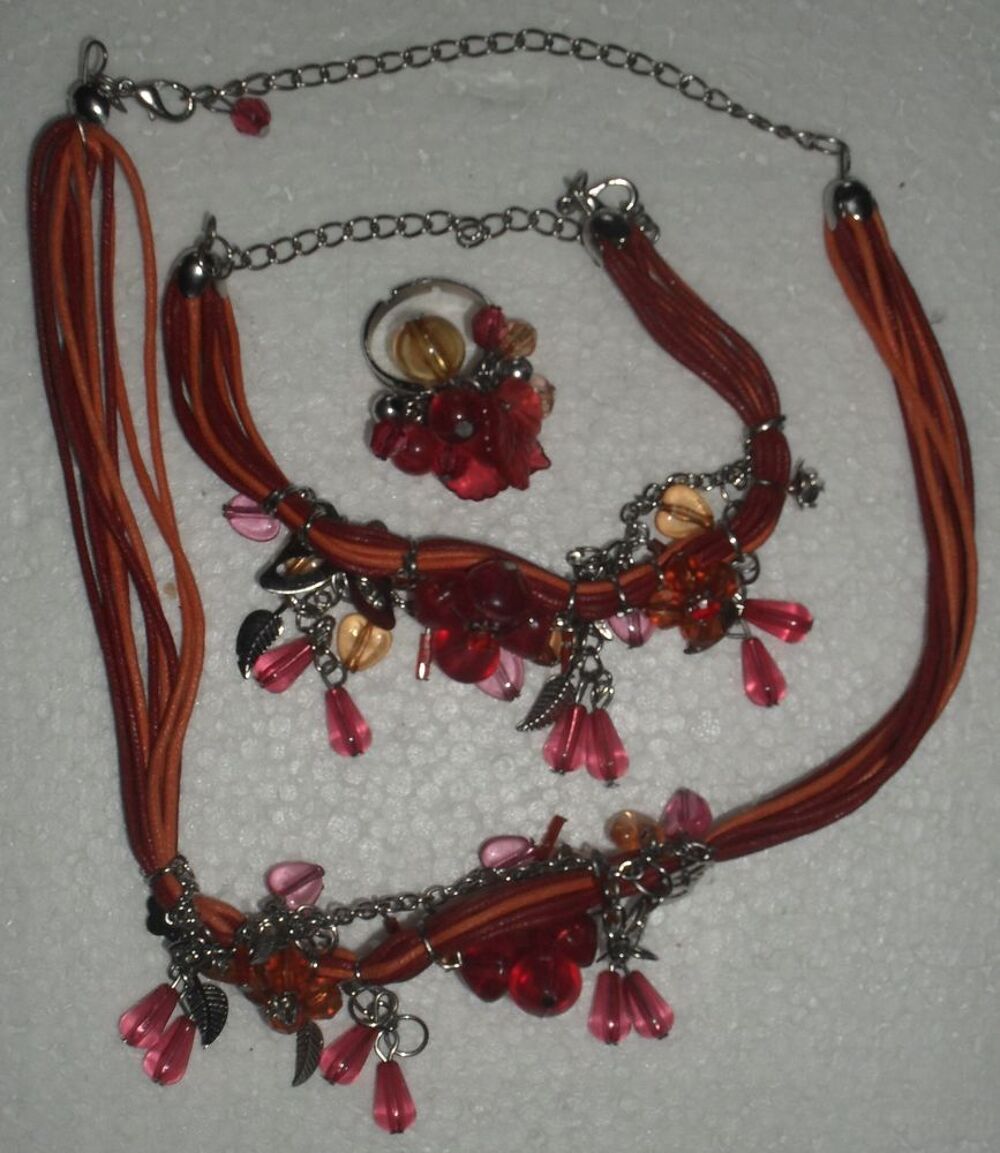 Parure Collier, Bracelet, Bague Bijoux et montres