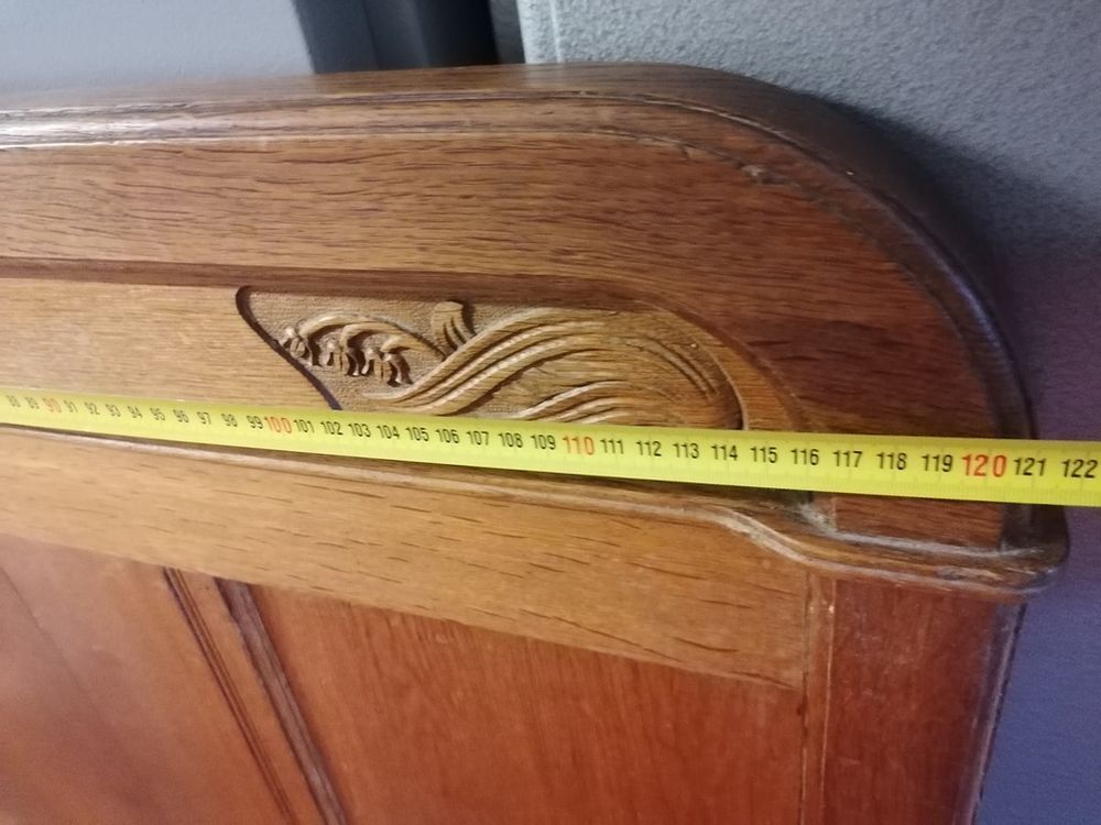 T&ecirc;te pied de lit sur roulettes Meubles