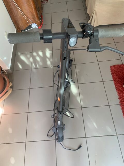 Trottinette lectrique grise avec accessoires 80 Vals-prs-le-Puy (43)