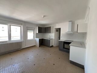  Appartement à louer 4 pièces 86 m²