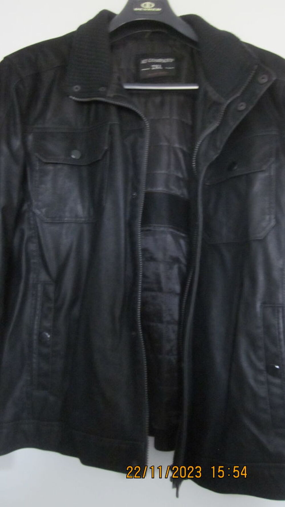 VESTE ASPECT CUIR NOIR 2 XXL ARMAND THIERY QUASI NEUVE Vêtements
