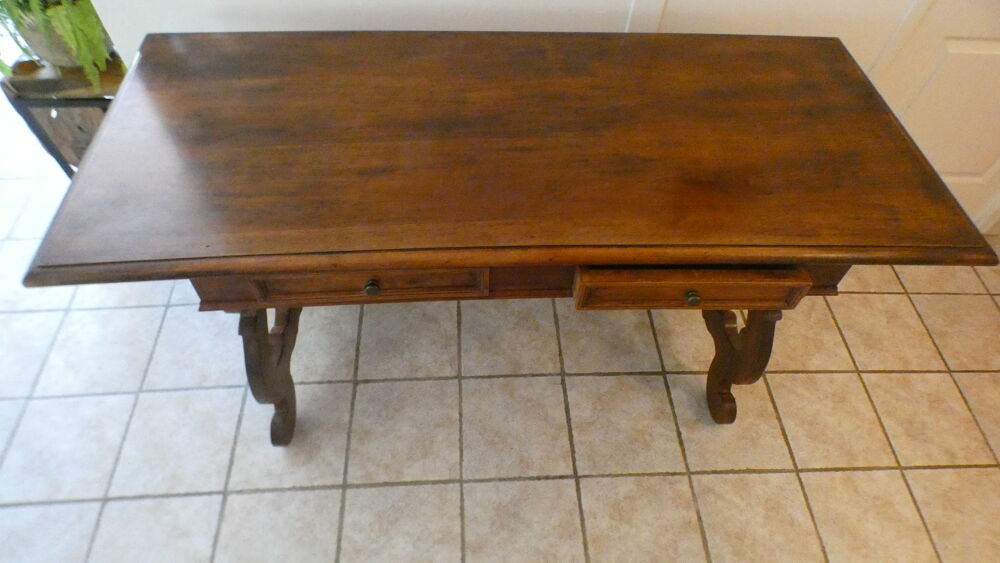 Belle table d'inspiration Renaissance italienne Meubles
