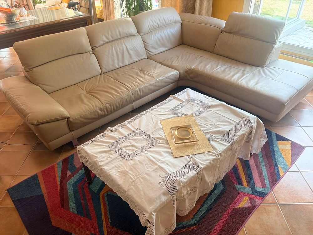 Canap&eacute; d'angle cuir beige 3.00 x 2.35 t&ecirc;ti&egrave;res r&eacute;glables Meubles