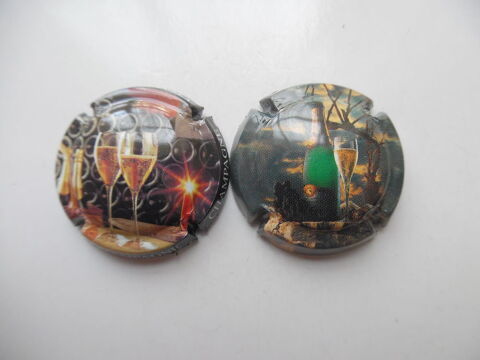 CHAMPAGNE n�724 et n� 726 (lot de 2 caps.). 1 Plivot (51)
