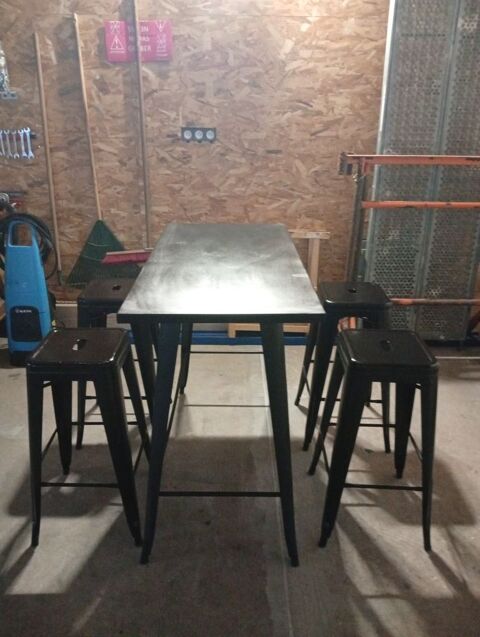TABLE HAUTE AVEC TABOURET 150 Blois (41)
