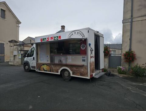 Camion magasin Camion magasin 2009 occasion La Celle-Cond&eacute; 18160