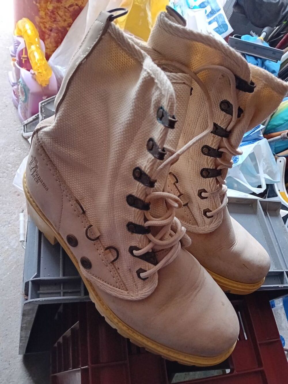 Plus de 80 Paires de Chaussures, Bottes,etc... Chaussures