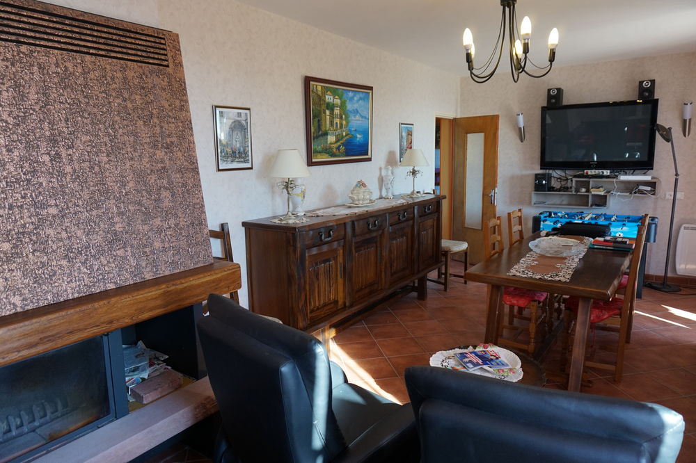 Belle salle &agrave; manger compl&egrave;te Meubles