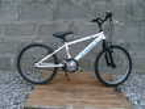V&eacute;lo Btwin Racing Boy 300-20'' Vlos