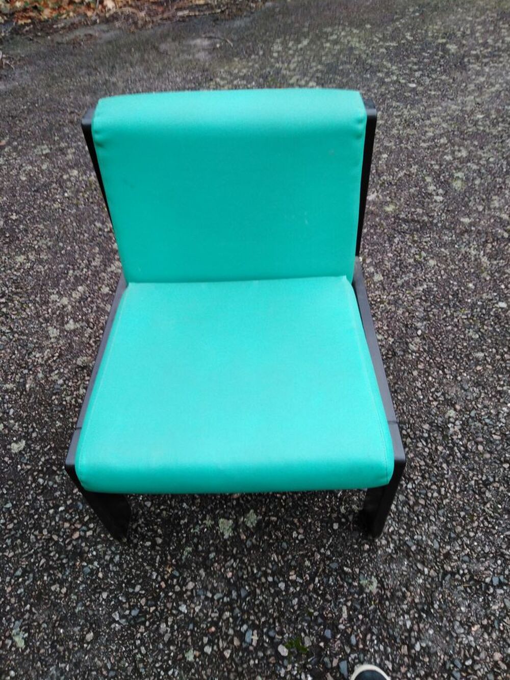 fauteuil de sale d attente en bois et simili cuire Meubles