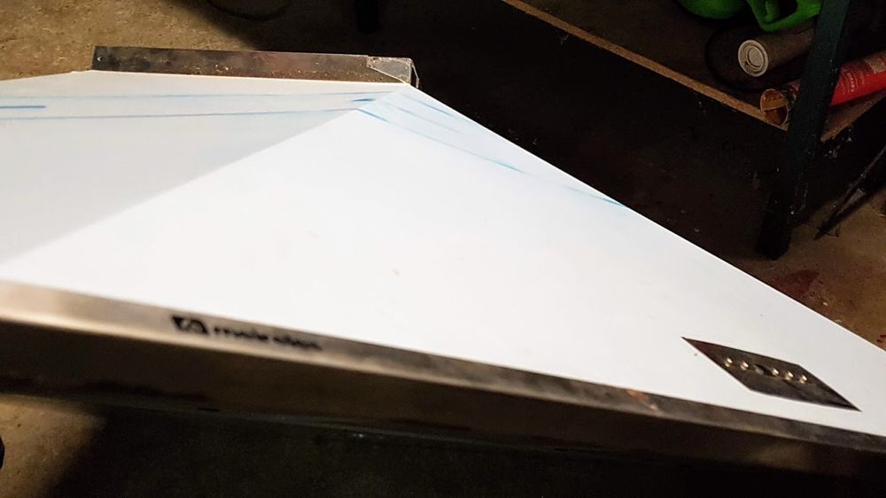 Hotte d 'angle inox
marque MEIRELES. Electroménager