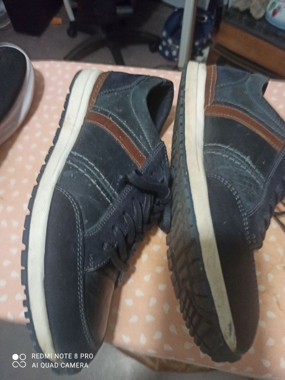 Chaussures basket cuir marque Megisis cuir. 42 Chaussures