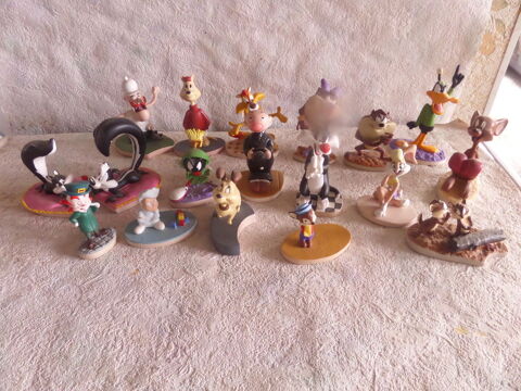 16  figurines WARNER BROS 7 Lyon 8 (69)