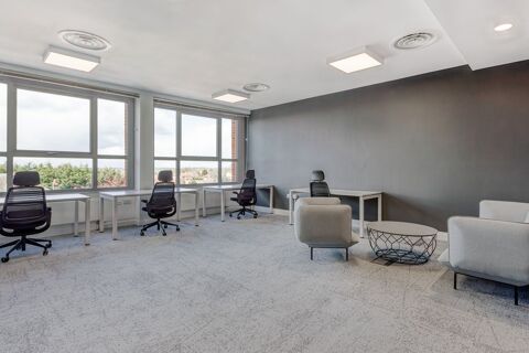 Espace de bureau privé pour 3 personnes à Aubervilliers, Pop Square 739 93300 Aubervilliers