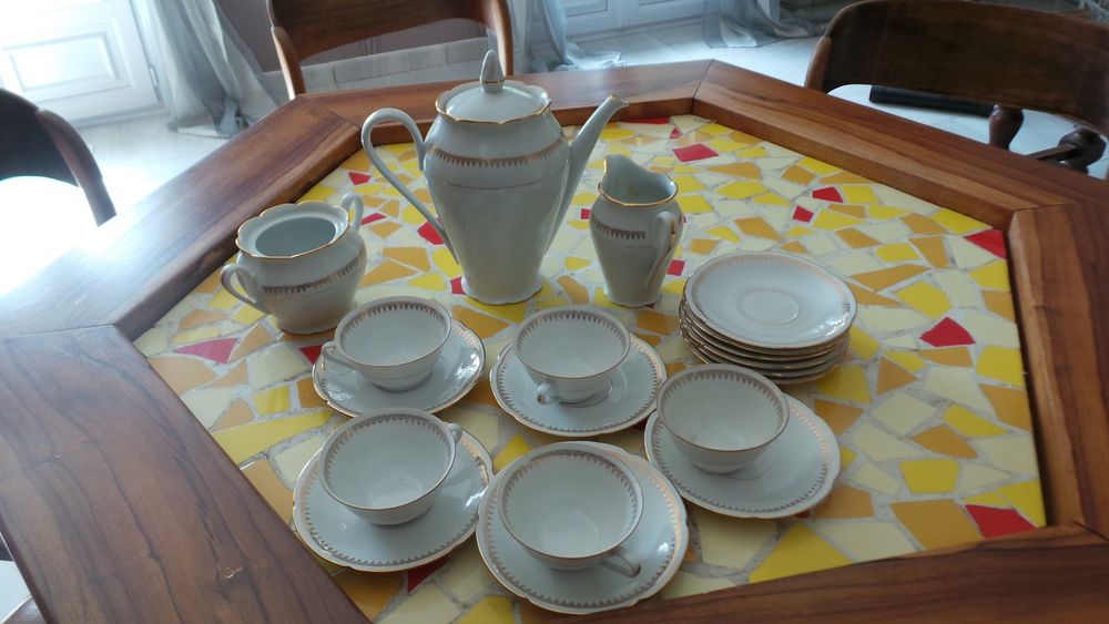 Ancien service &agrave; caf&eacute; - Tr&egrave;s bon &eacute;tat
Décoration