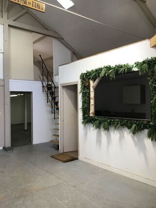  Atelier � louer 3/4 pi�ces 160 m�