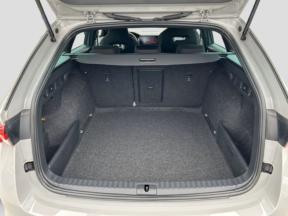 Octavia Combi 2.0 TSI 245 ch DSG7 RS 2021 occasion 38440 Saint-Jean-de-Bournay