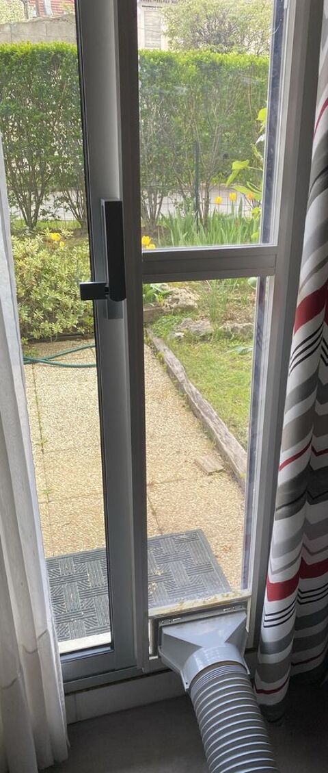 climatiseur mobile SHARP CVP09FR excellent �tat 215 La Garenne-Colombes (92)