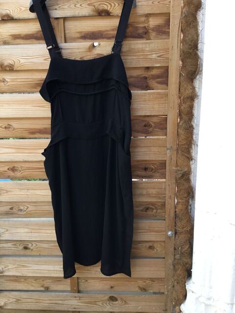 Robe IKKS noire 25 Lyon 9 (69)