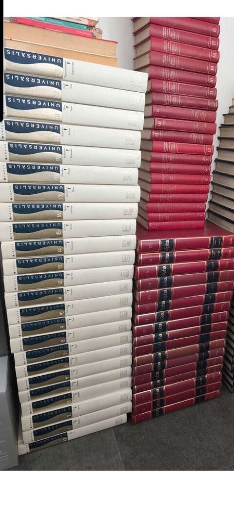 lots complets encyclopédique environ 120 livres Vénissieux (69)
