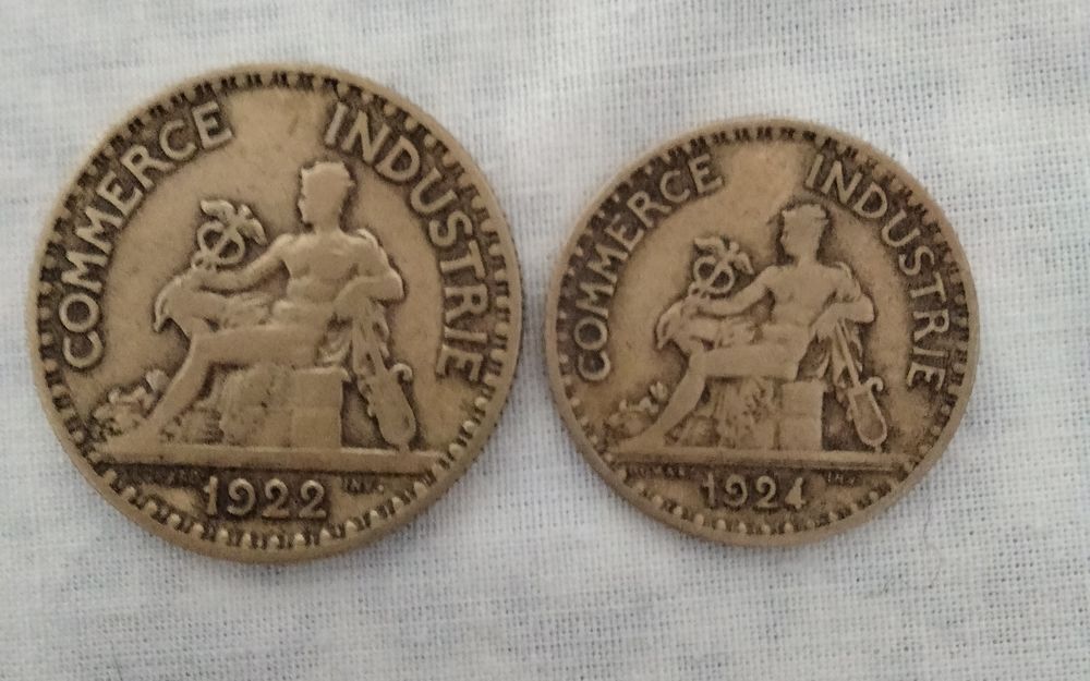 Pi&egrave;ces de 1 et 2 francs. 
