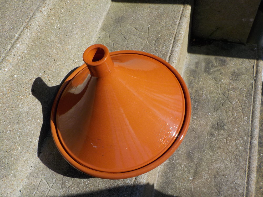TAJINE ***neuve*** Electrom�nager