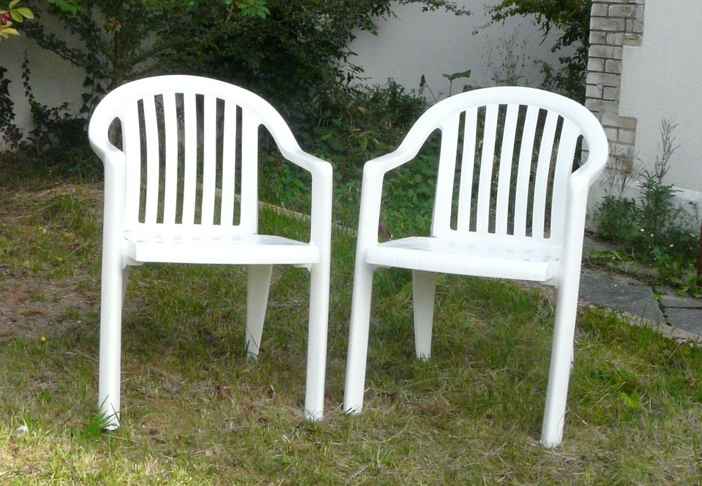 Deux chaises de salon de jardin Grosfilex Jardin