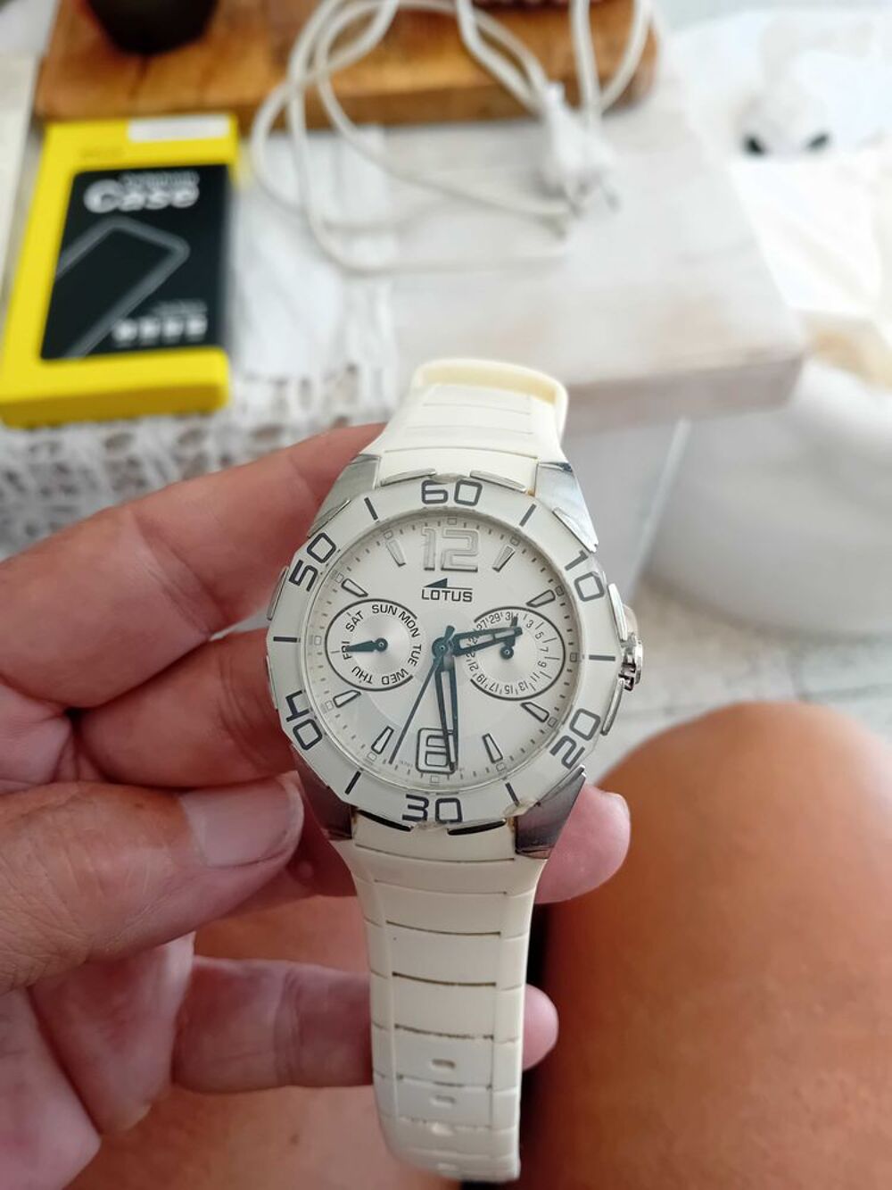 Montre mixte Lotus blanche Bijoux et montres