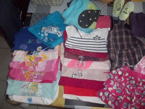 Lot vtements fille 4 ans   33 pices 15 Saint-Ambreuil (71)