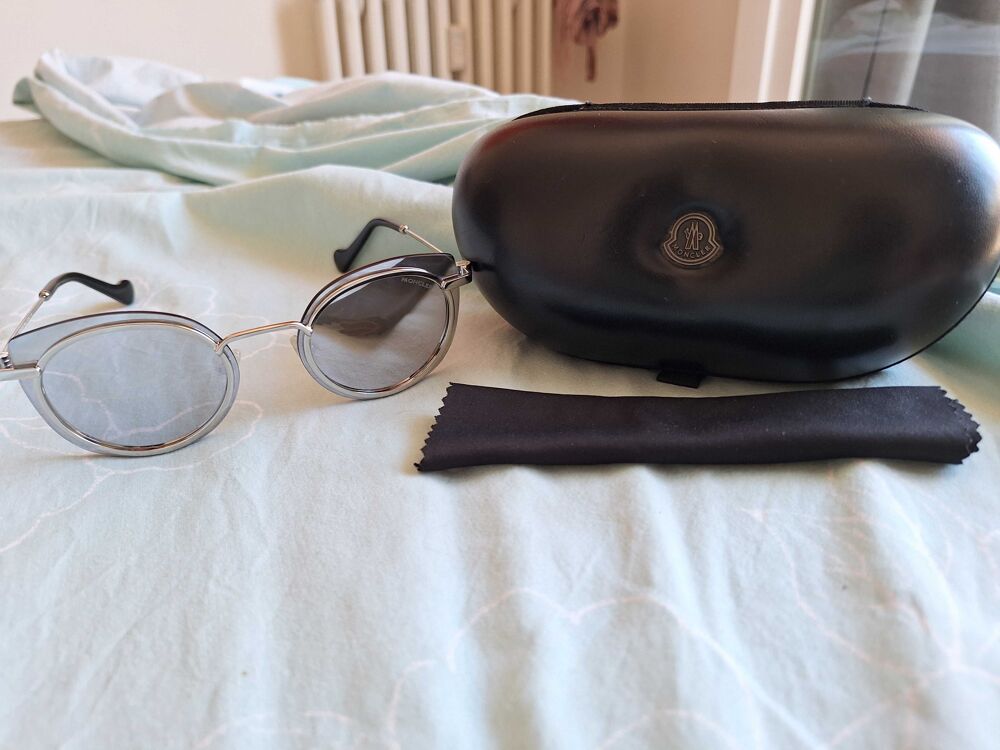 Lunette Moncler Femme Edition 2018 Bijoux et montres