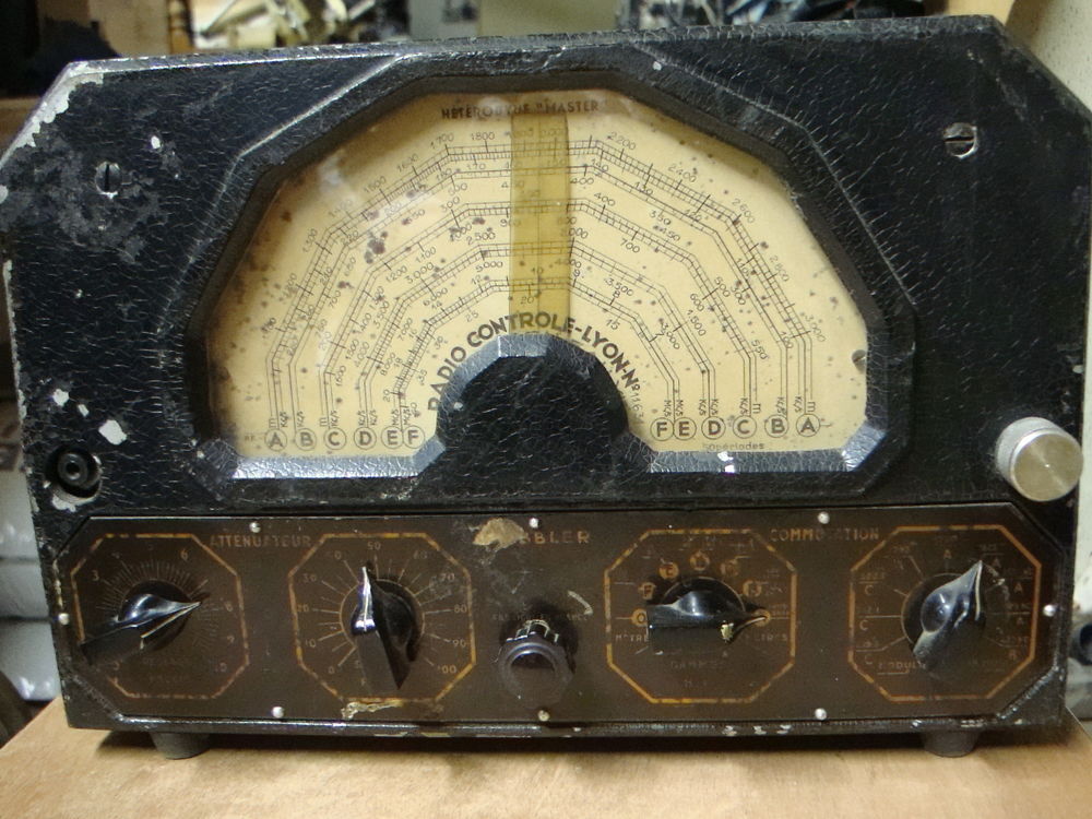 Poste de radio ancien h&eacute;t&eacute;rodyne ,objet ancien, 