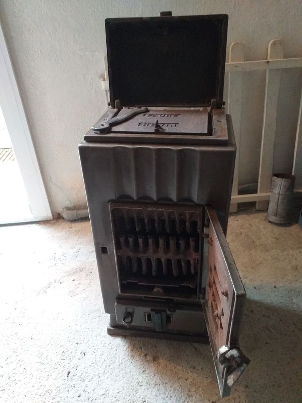 PETIT PO&Ecirc;LE en FONTE EMAILLE ancien Décoration