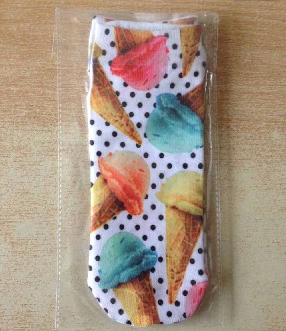 Chaussettes &agrave; pois et cr&egrave;me glac&eacute; taille 36 &agrave; 39 Vêtements