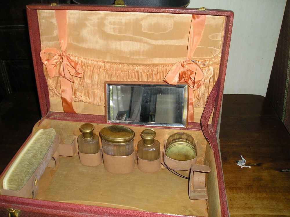 Ancienne mallette de toilette 