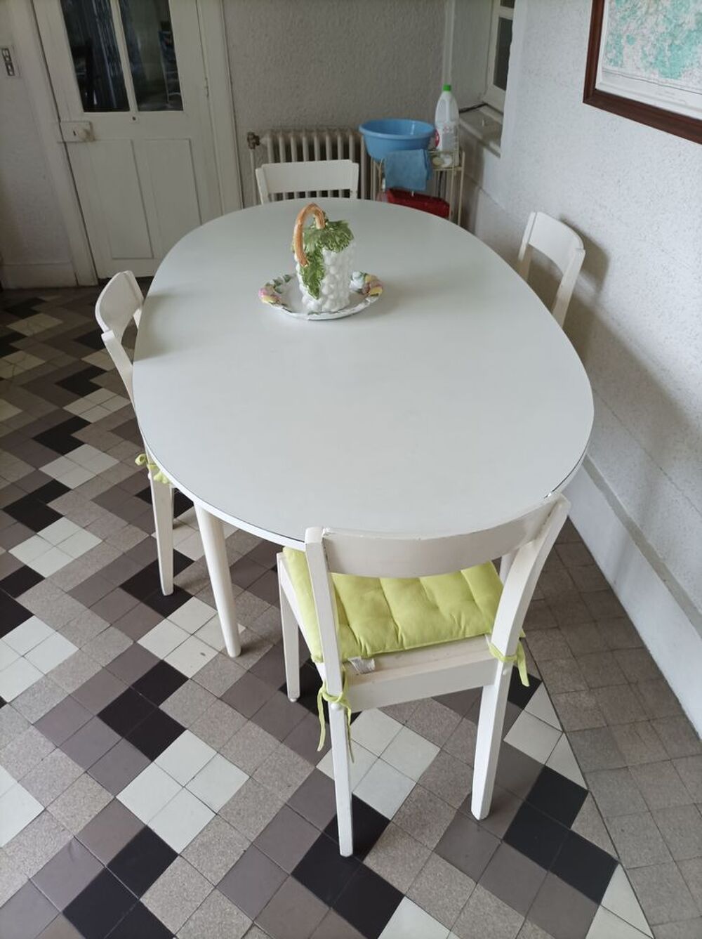 Table et chaises
Meubles