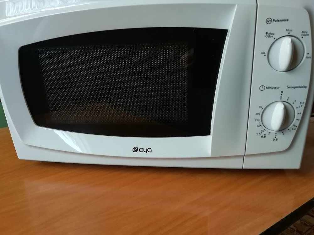 Four micro-ondes Electroménager