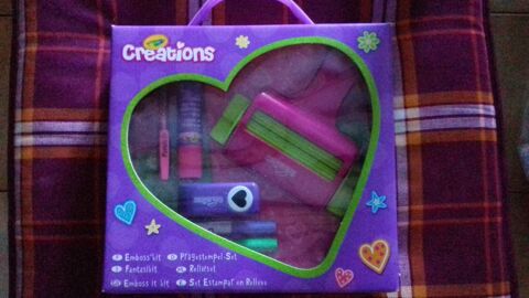 CREATIONS.
Jeu �ducatif pour cr�er des dessins sur  papier
10 Sept�mes-les-Vallons (13)