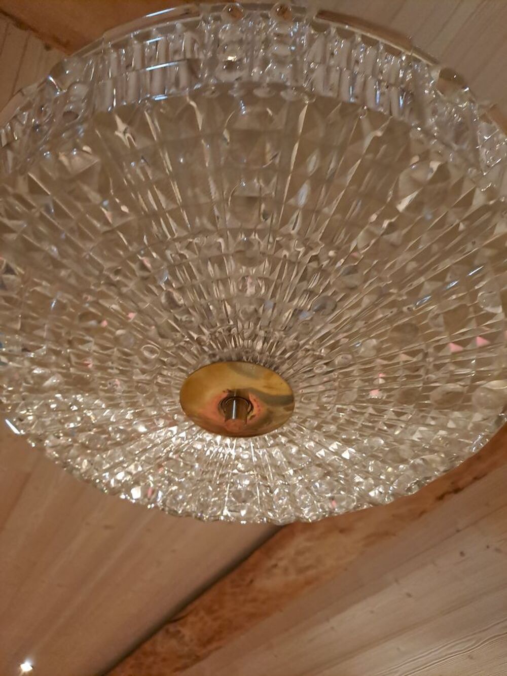 Lustre vintage en laiton et cristal par Carl Fagerlund. Décoration